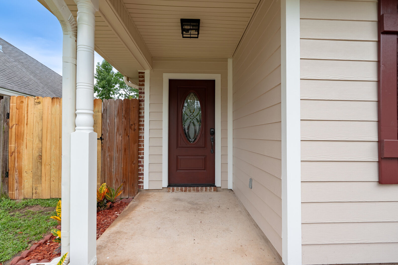 Entryway — 572, Lafayette, Louisiana